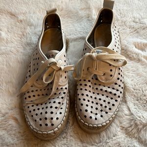 Nine West flat tie up espadrilles shoes  leather with holes bone color size 7